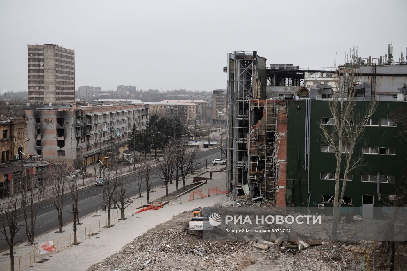 В Мариуполе идут работы по восстановлению инфраструктуры