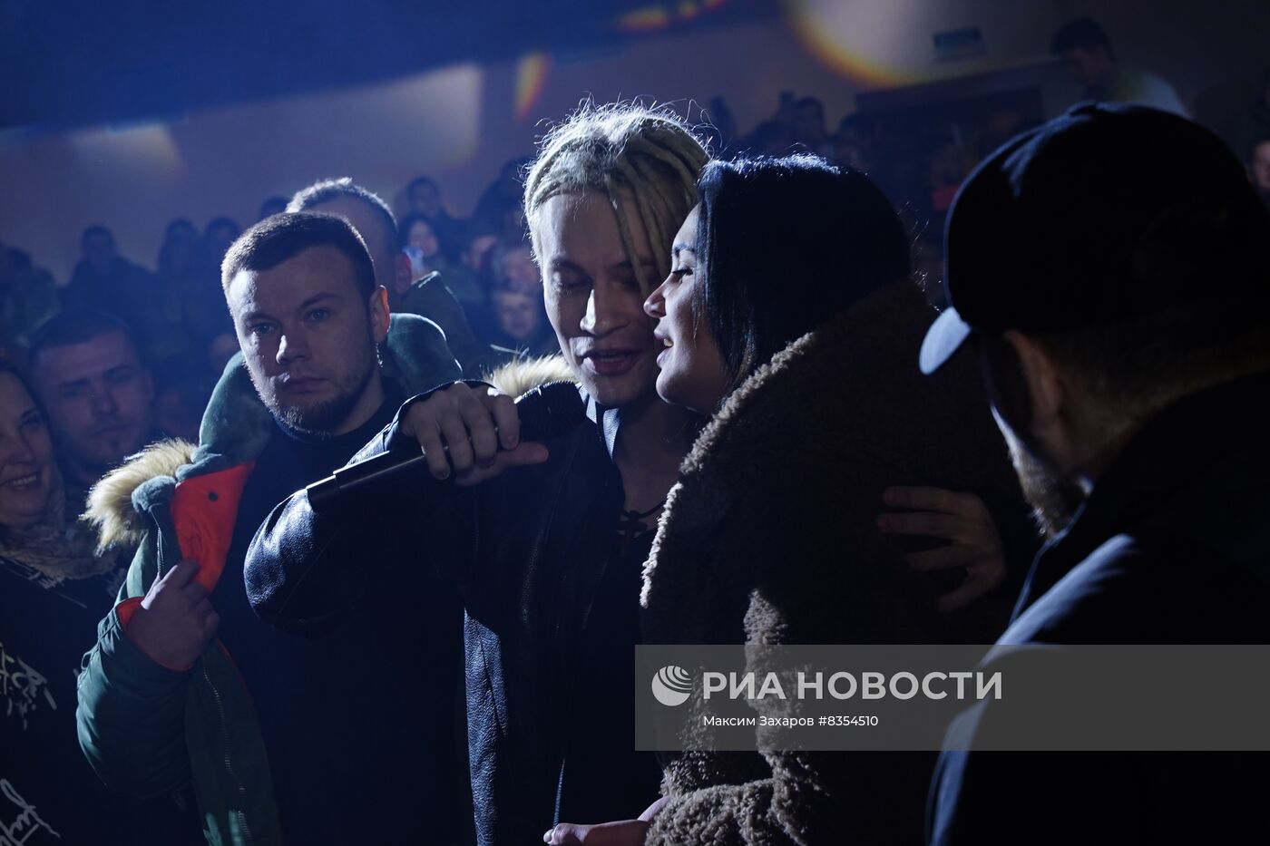 Концерт певца SHAMAN для военных в Луганске