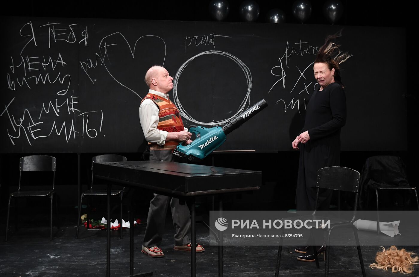 Спектакль "Космос" в МХТ имени А.П. Чехова