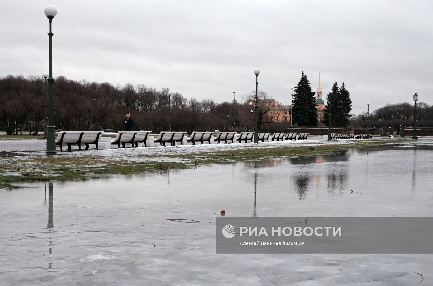 Зимняя оттепель в Петербурге