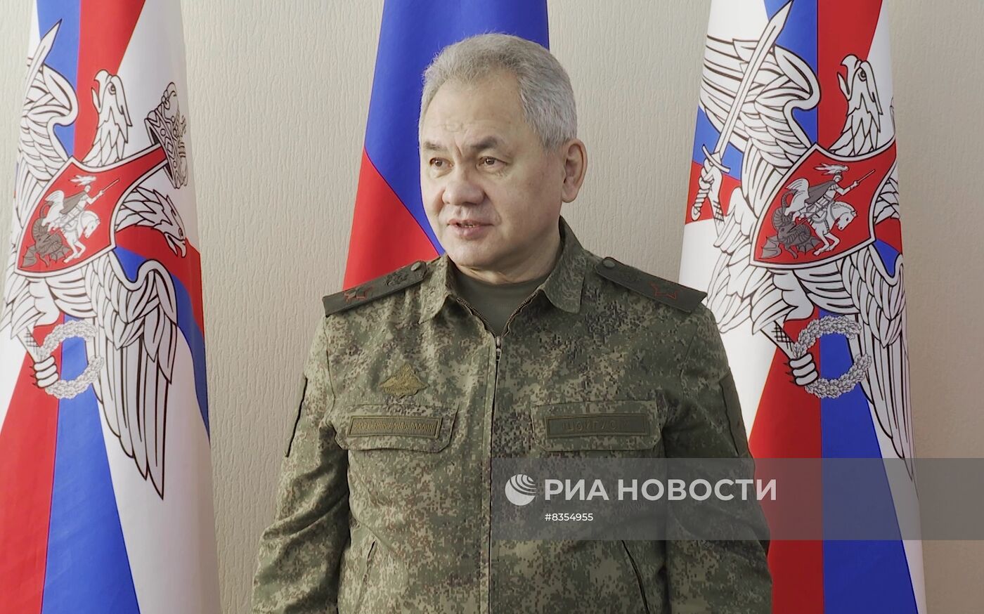 Министр обороны РФ С. Шойгу проинспектировал российскую группировку войск в зоне проведения спецоперации