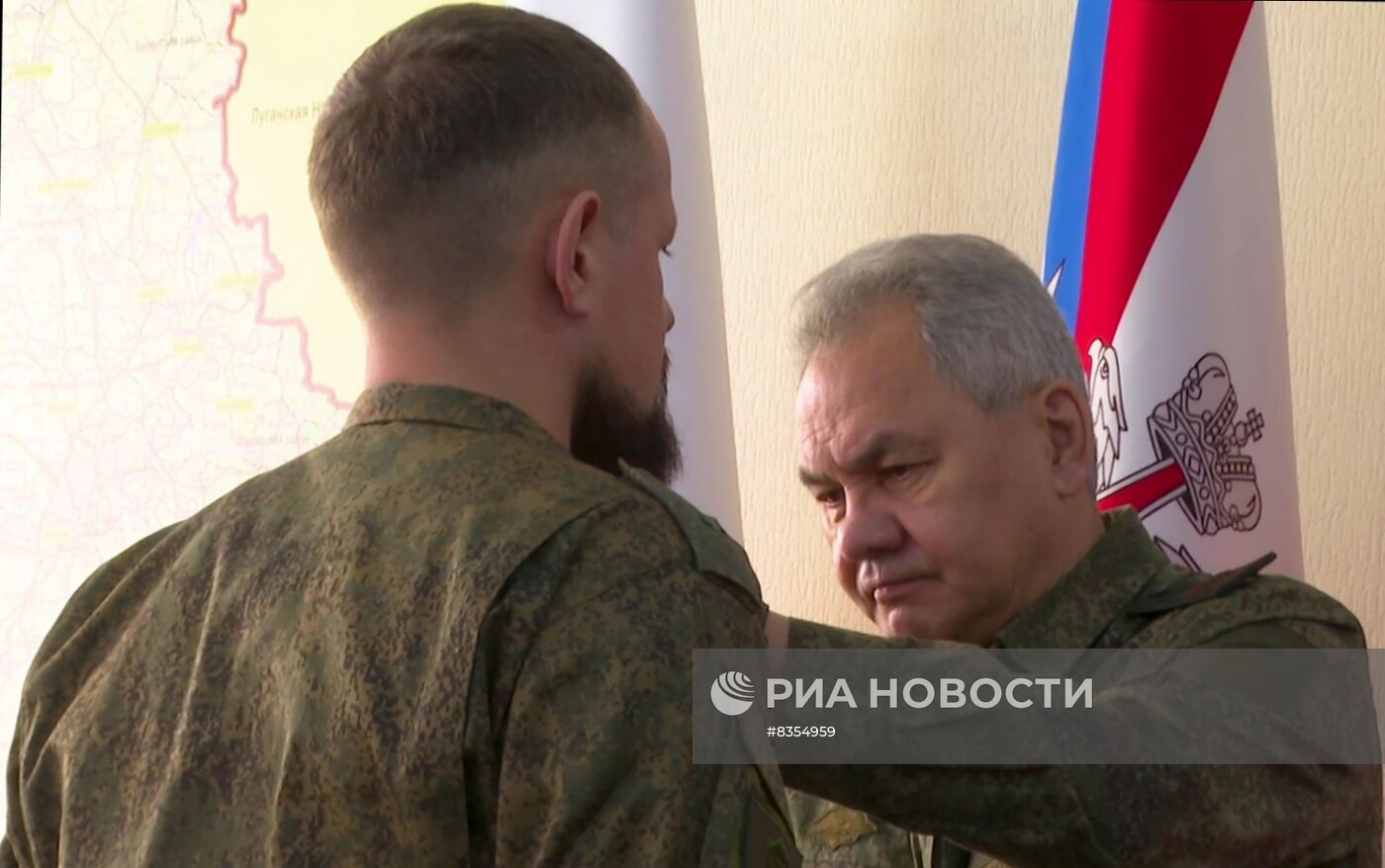 Министр обороны РФ С. Шойгу проинспектировал российскую группировку войск в зоне проведения спецоперации