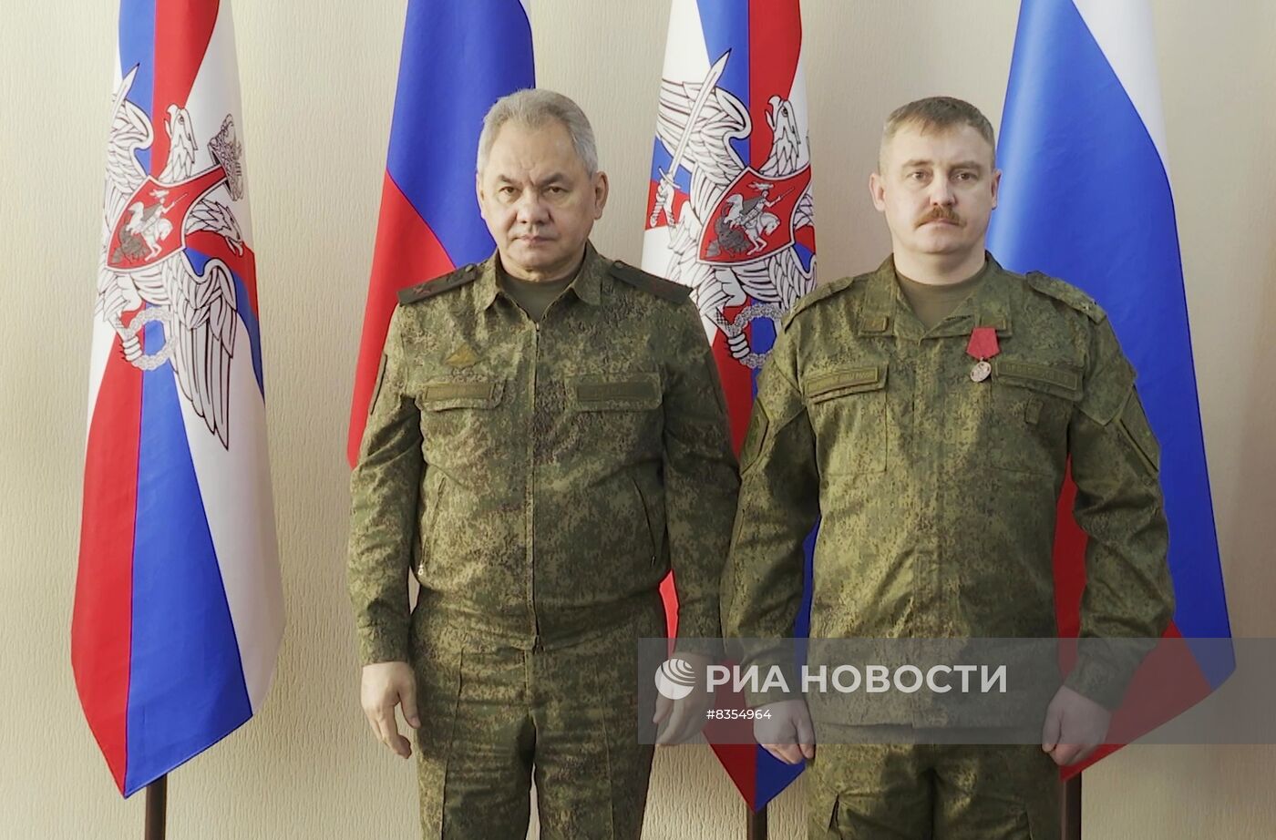 Министр обороны РФ С. Шойгу проинспектировал российскую группировку войск в зоне проведения спецоперации