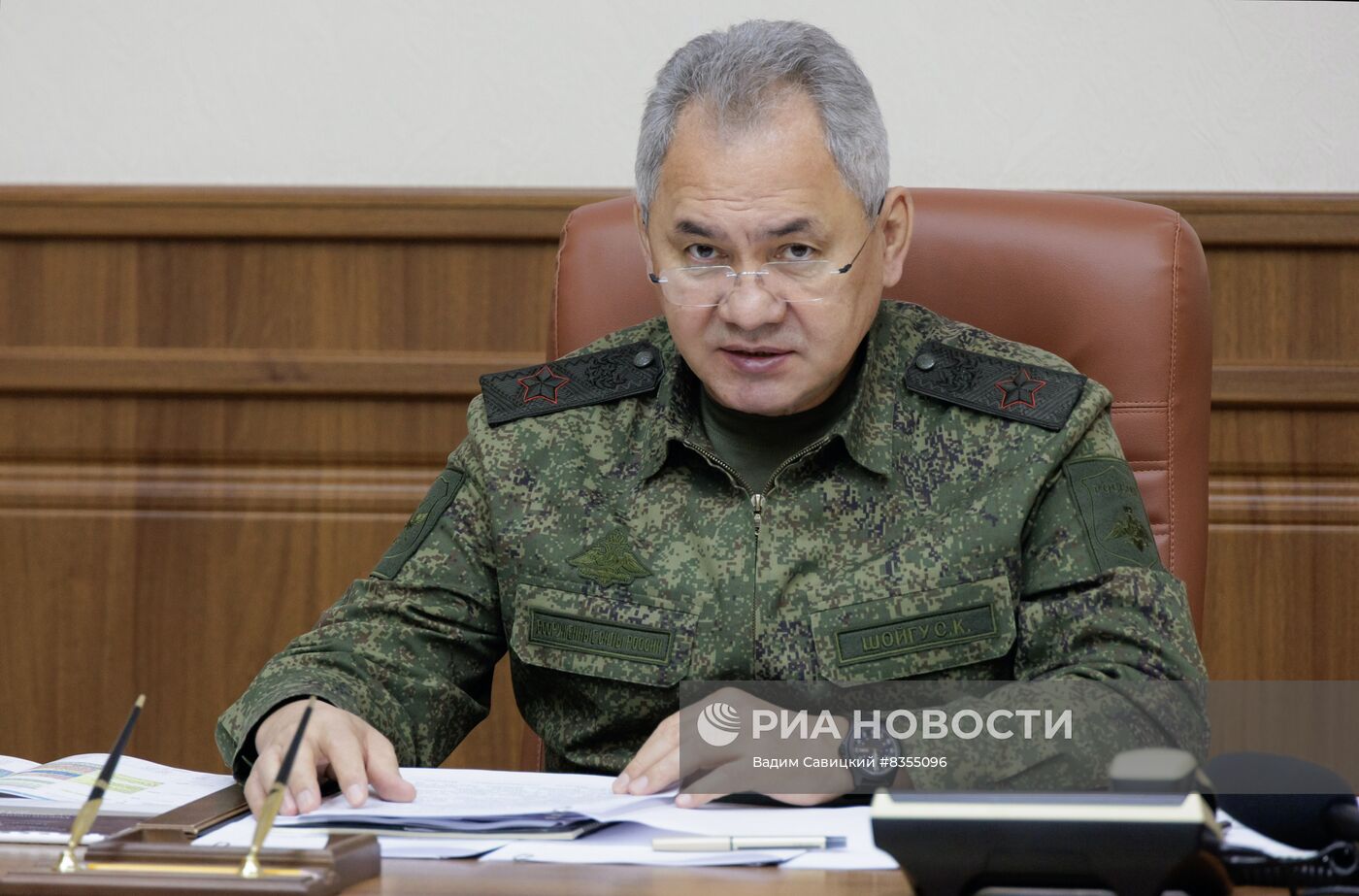 Министр обороны РФ С. Шойгу провел совещание по вопросу увеличения численности ВС РФ
