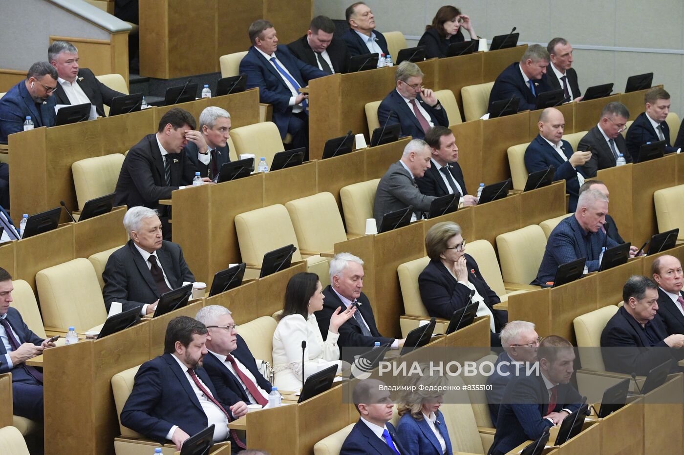 Первое пленарное заседание весенней сессии Госдумы РФ