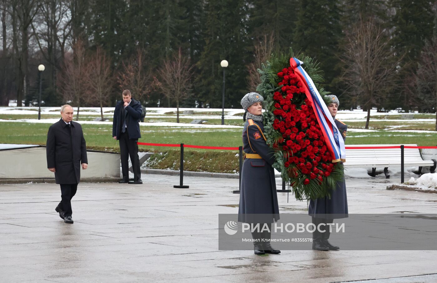 Президент РФ В. Путин принял участие в памятных мероприятиях, посвящённых 80-й годовщине прорыва блокады Ленинграда
