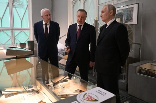 Президент РФ В. Путин принял участие в памятных мероприятиях, посвящённых 80-й годовщине прорыва блокады Ленинграда