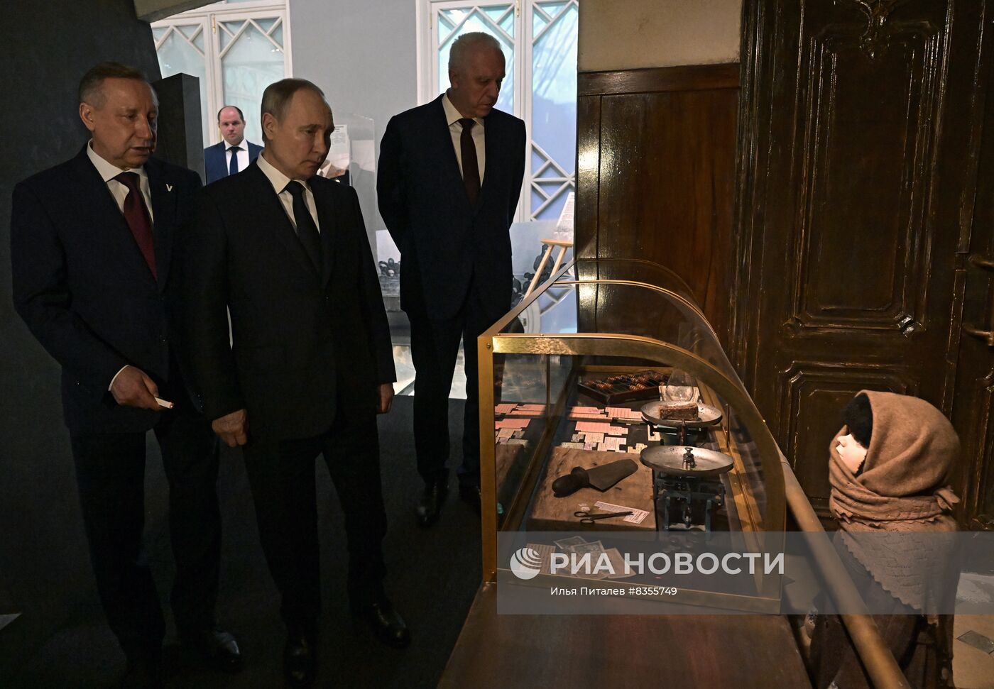 Президент РФ В. Путин принял участие в памятных мероприятиях, посвящённых 80-й годовщине прорыва блокады Ленинграда