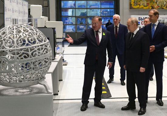 Президент РФ В. Путин принял участие в памятных мероприятиях, посвящённых 80-й годовщине прорыва блокады Ленинграда