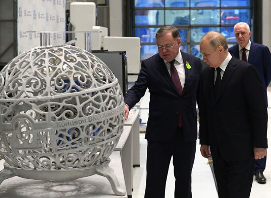 Президент РФ В. Путин принял участие в памятных мероприятиях, посвящённых 80-й годовщине прорыва блокады Ленинграда