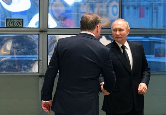 Президент РФ В. Путин принял участие в памятных мероприятиях, посвящённых 80-й годовщине прорыва блокады Ленинграда