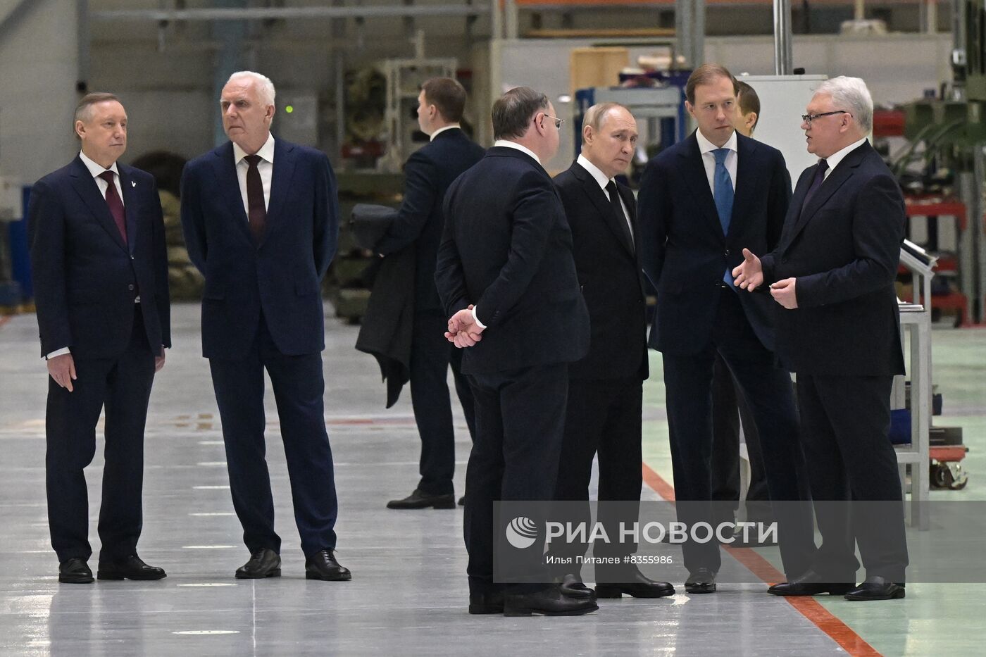 Президент РФ В. Путин принял участие в памятных мероприятиях, посвящённых 80-й годовщине прорыва блокады Ленинграда