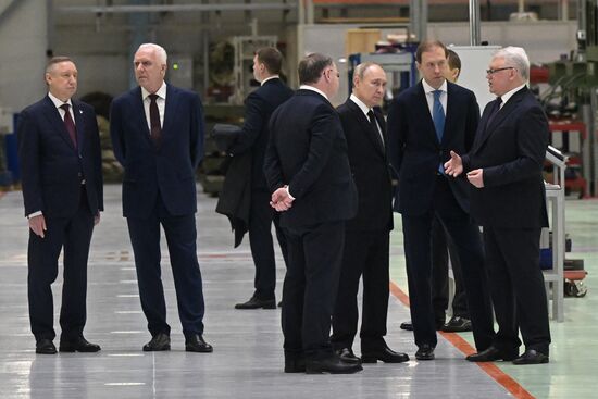 Президент РФ В. Путин принял участие в памятных мероприятиях, посвящённых 80-й годовщине прорыва блокады Ленинграда