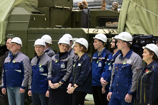 Президент РФ В. Путин принял участие в памятных мероприятиях, посвящённых 80-й годовщине прорыва блокады Ленинграда