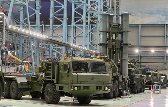 Президент РФ В. Путин принял участие в памятных мероприятиях, посвящённых 80-й годовщине прорыва блокады Ленинграда