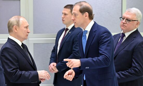 Президент РФ В. Путин принял участие в памятных мероприятиях, посвящённых 80-й годовщине прорыва блокады Ленинграда