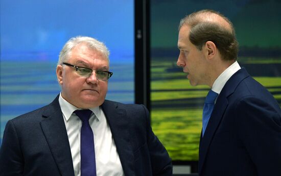 Президент РФ В. Путин принял участие в памятных мероприятиях, посвящённых 80-й годовщине прорыва блокады Ленинграда