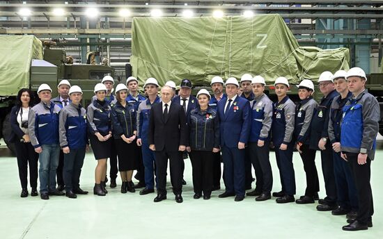 Президент РФ В. Путин принял участие в памятных мероприятиях, посвящённых 80-й годовщине прорыва блокады Ленинграда