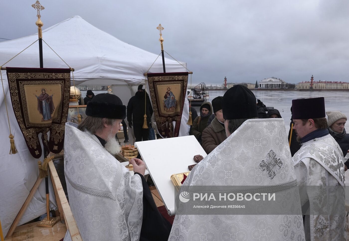 Празднование Крещения в России