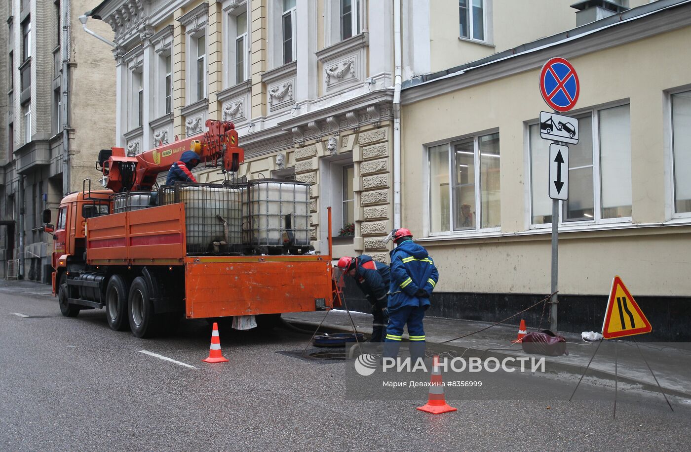 Откачка воды из стопорного колодца