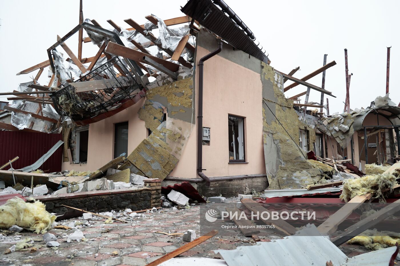 Последствия обстрела со стороны ВСУ города Волноваха в ДНР