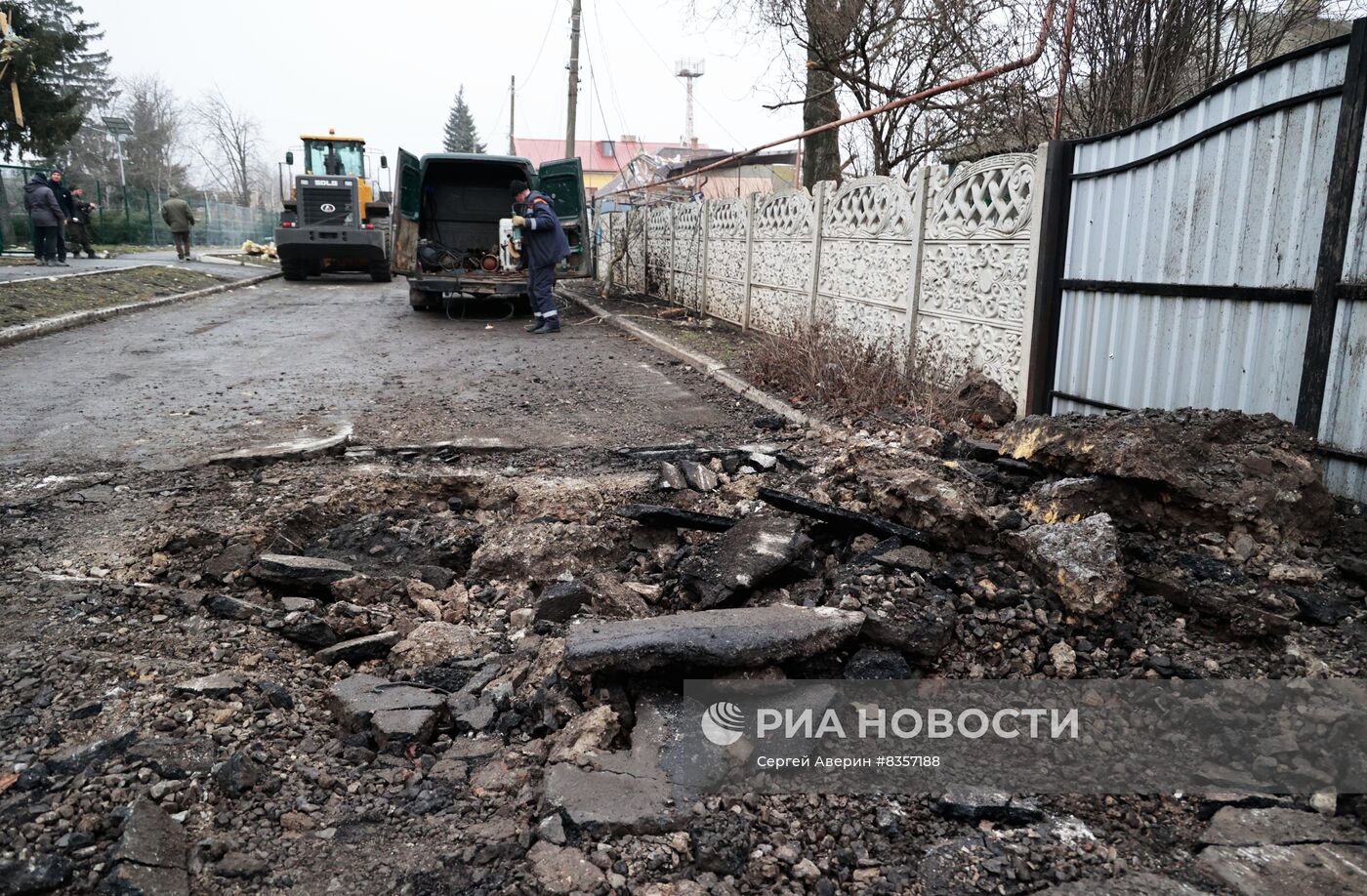 Последствия обстрела со стороны ВСУ города Волноваха в ДНР