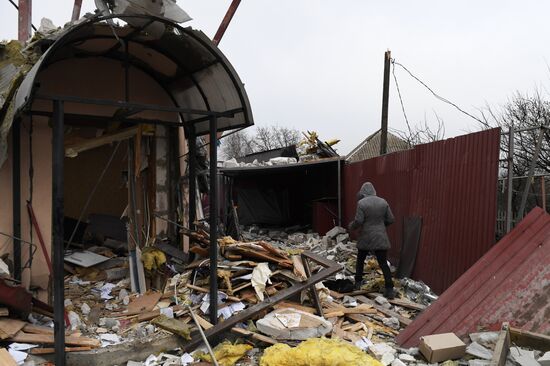 Последствия обстрела со стороны ВСУ города Волноваха в ДНР