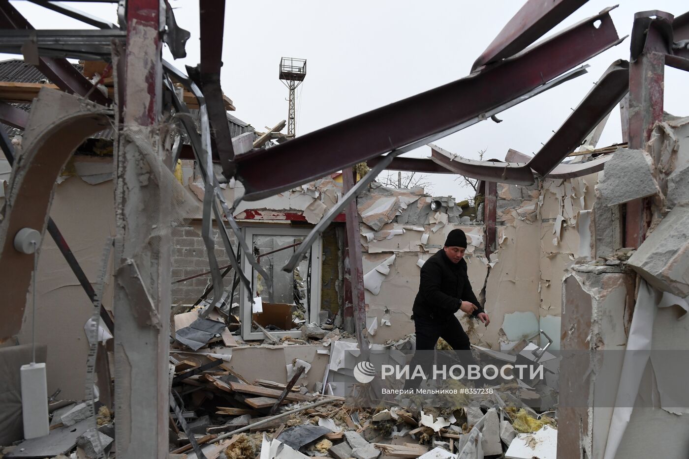 Последствия обстрела со стороны ВСУ города Волноваха в ДНР