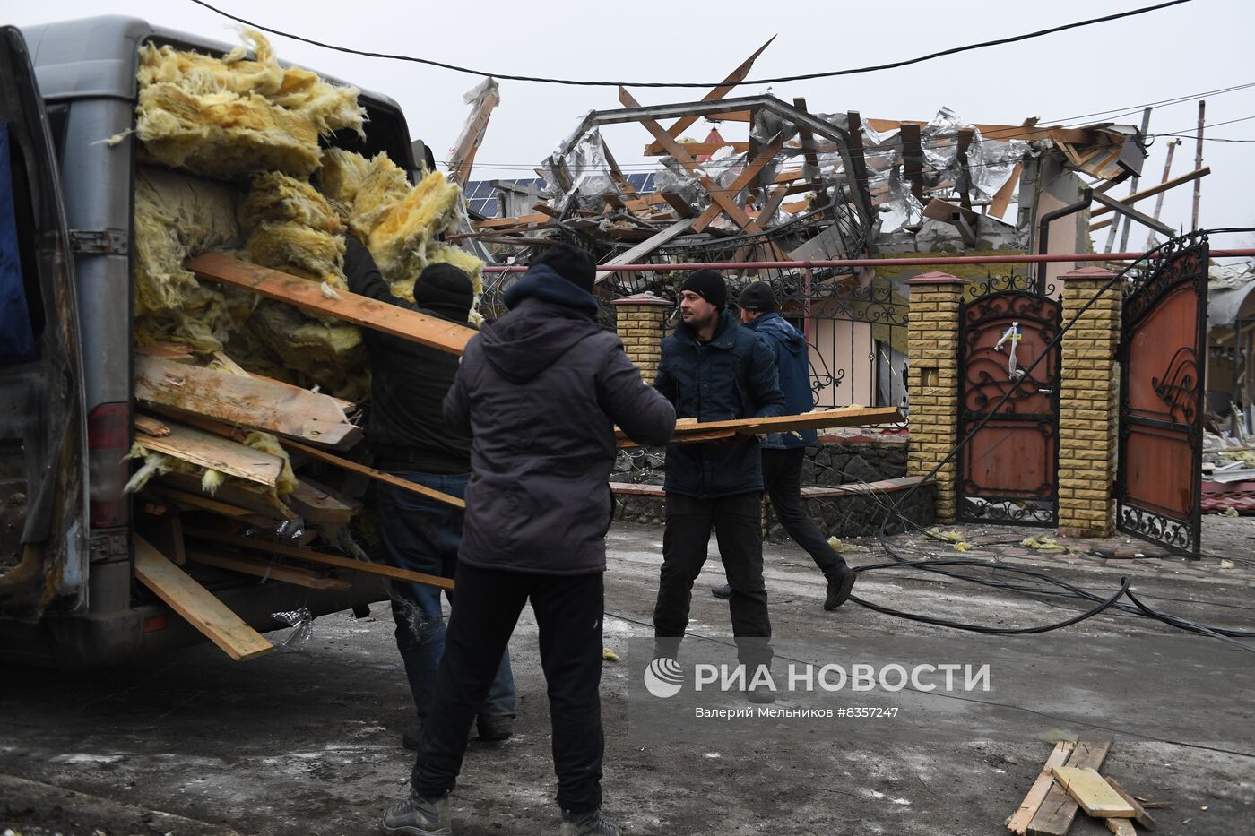 Последствия обстрела со стороны ВСУ города Волноваха в ДНР