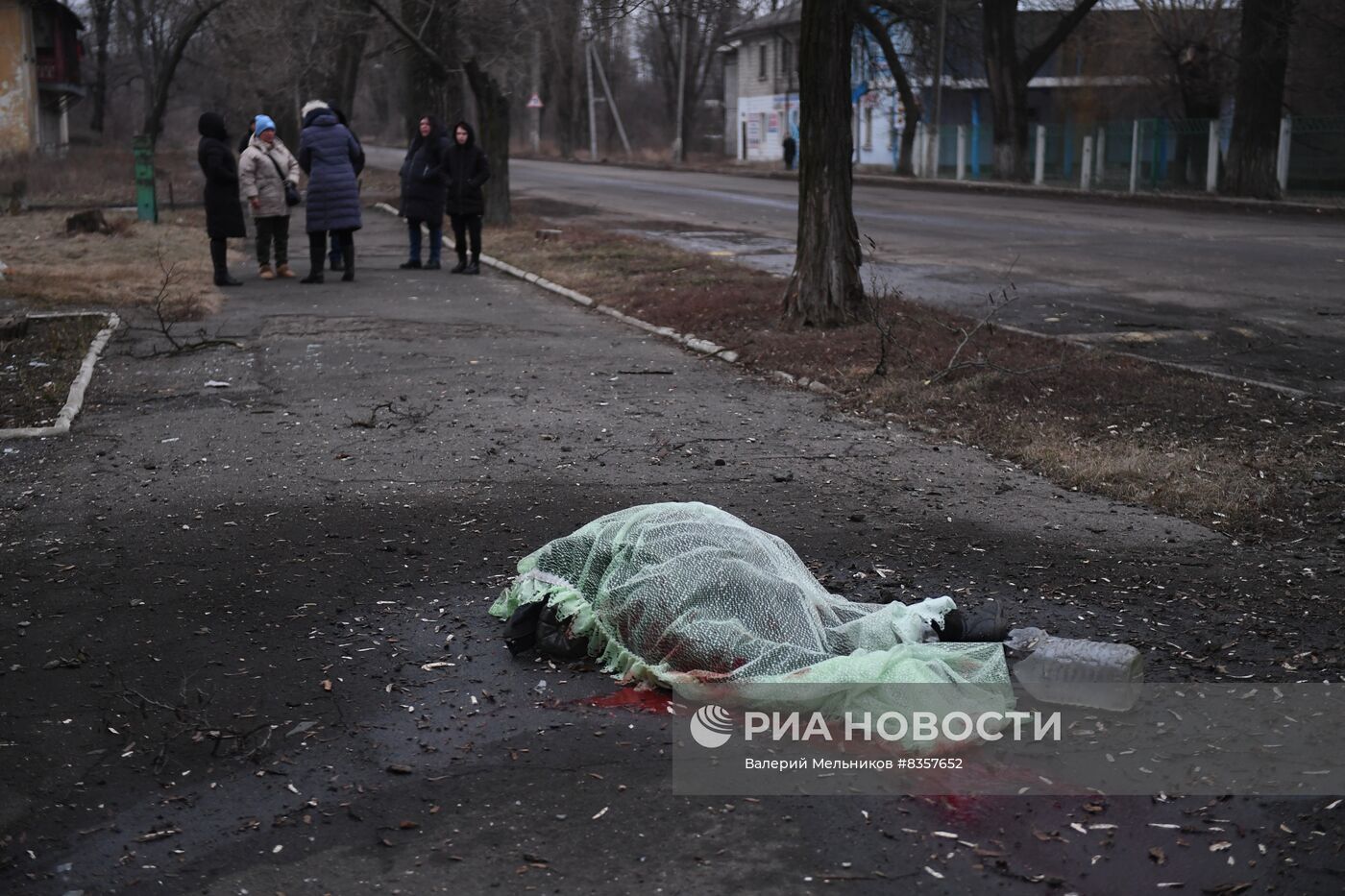 Последствия обстрела Кировского района Донецка