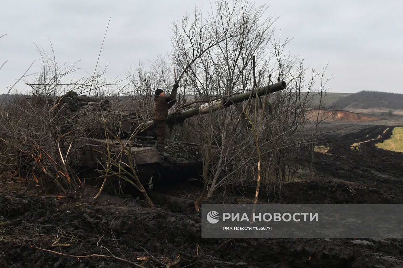 Работа танков Т-72Б в южном секторе специальной военной операции