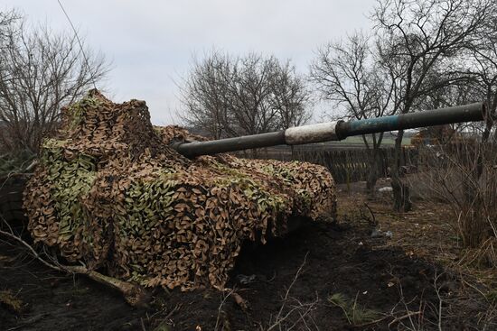 Работа танков Т-72Б в южном секторе специальной военной операции