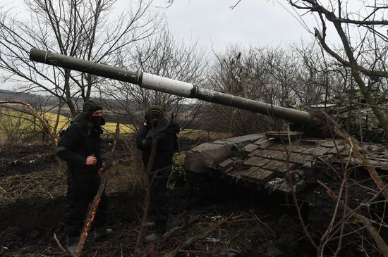 Работа танков Т-72Б в южном секторе специальной военной операции