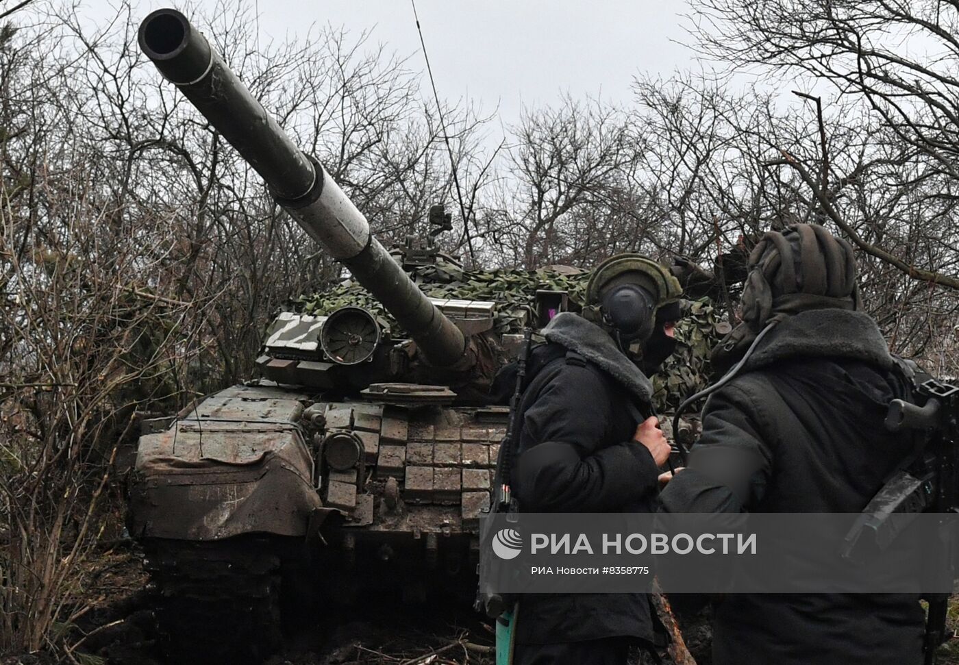 Работа танков Т-72Б в южном секторе специальной военной операции