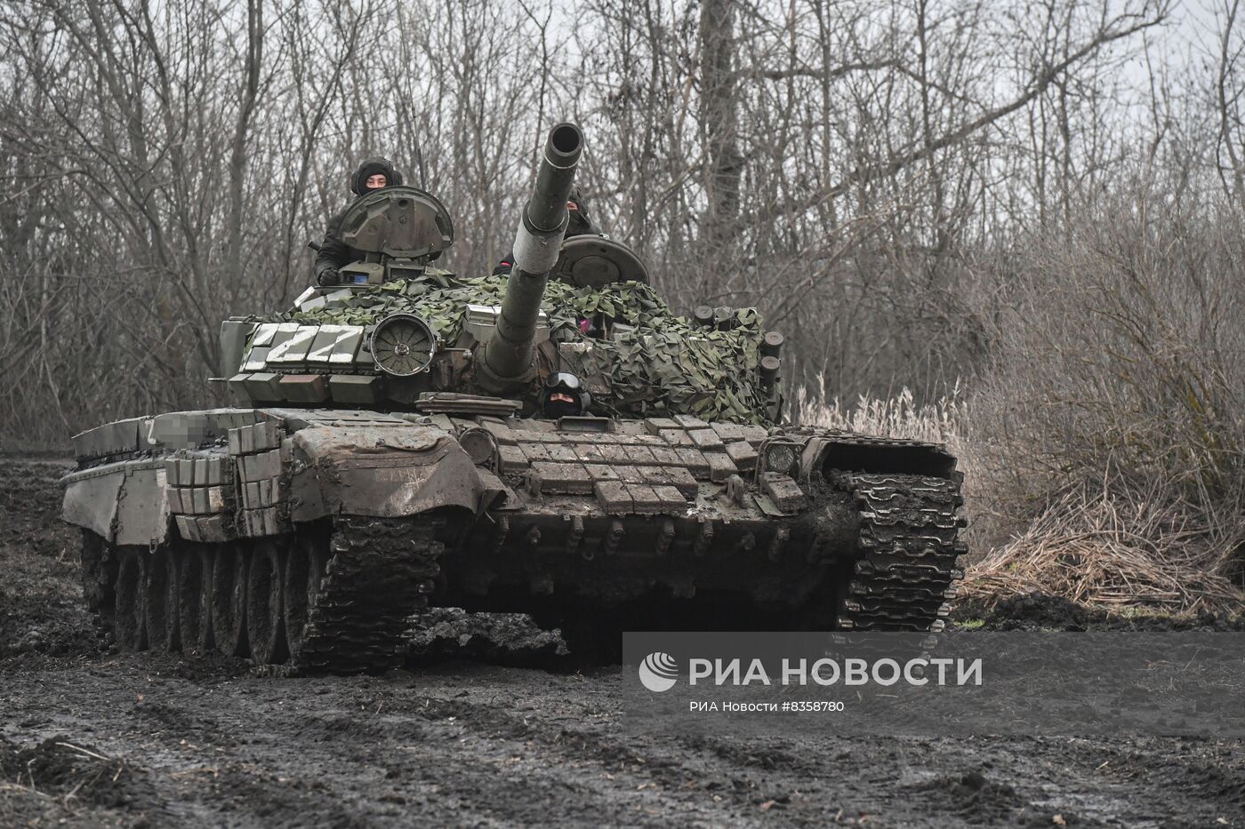 Работа танков Т-72Б в южном секторе специальной военной операции