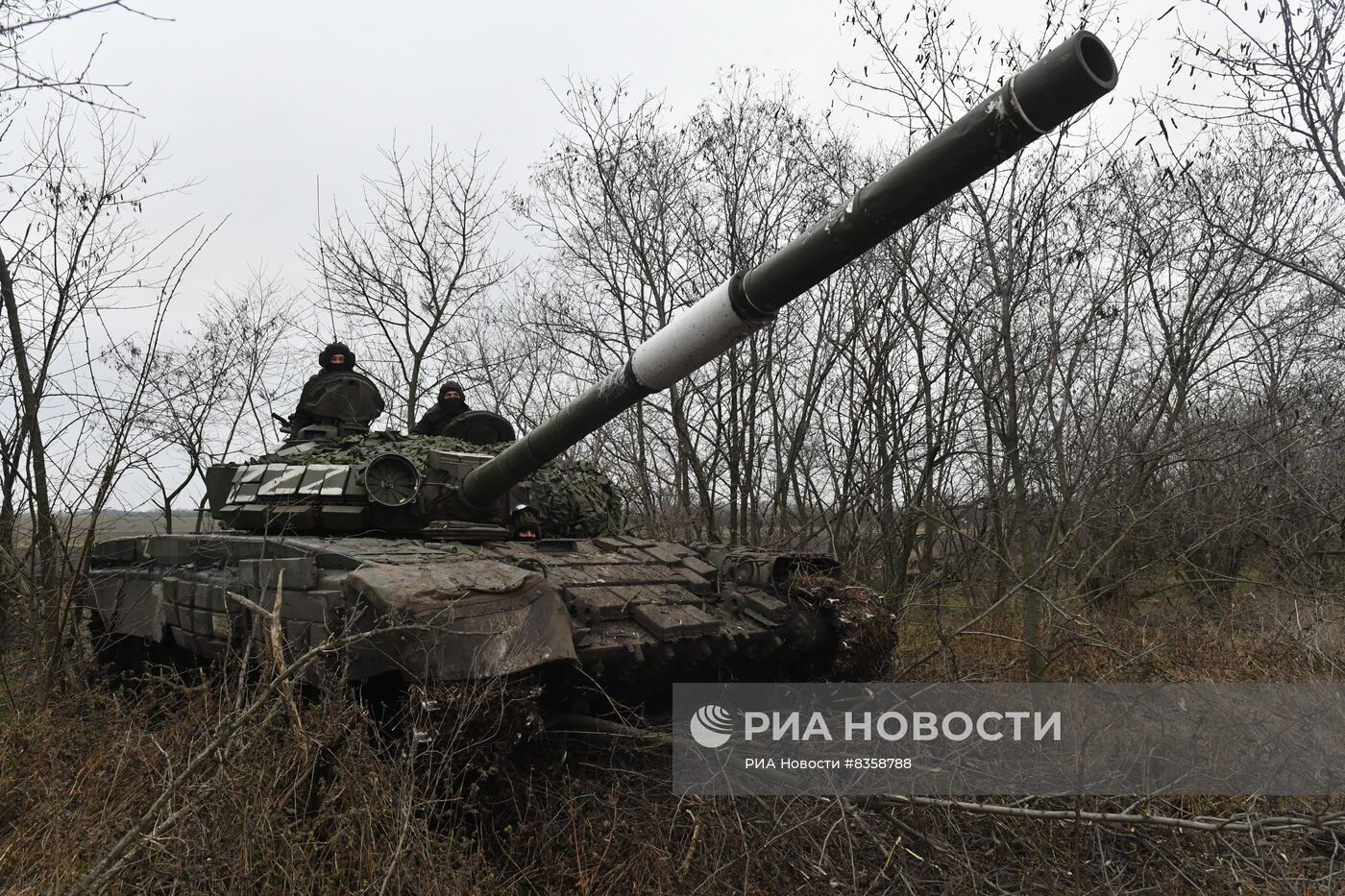 Работа танков Т-72Б в южном секторе специальной военной операции