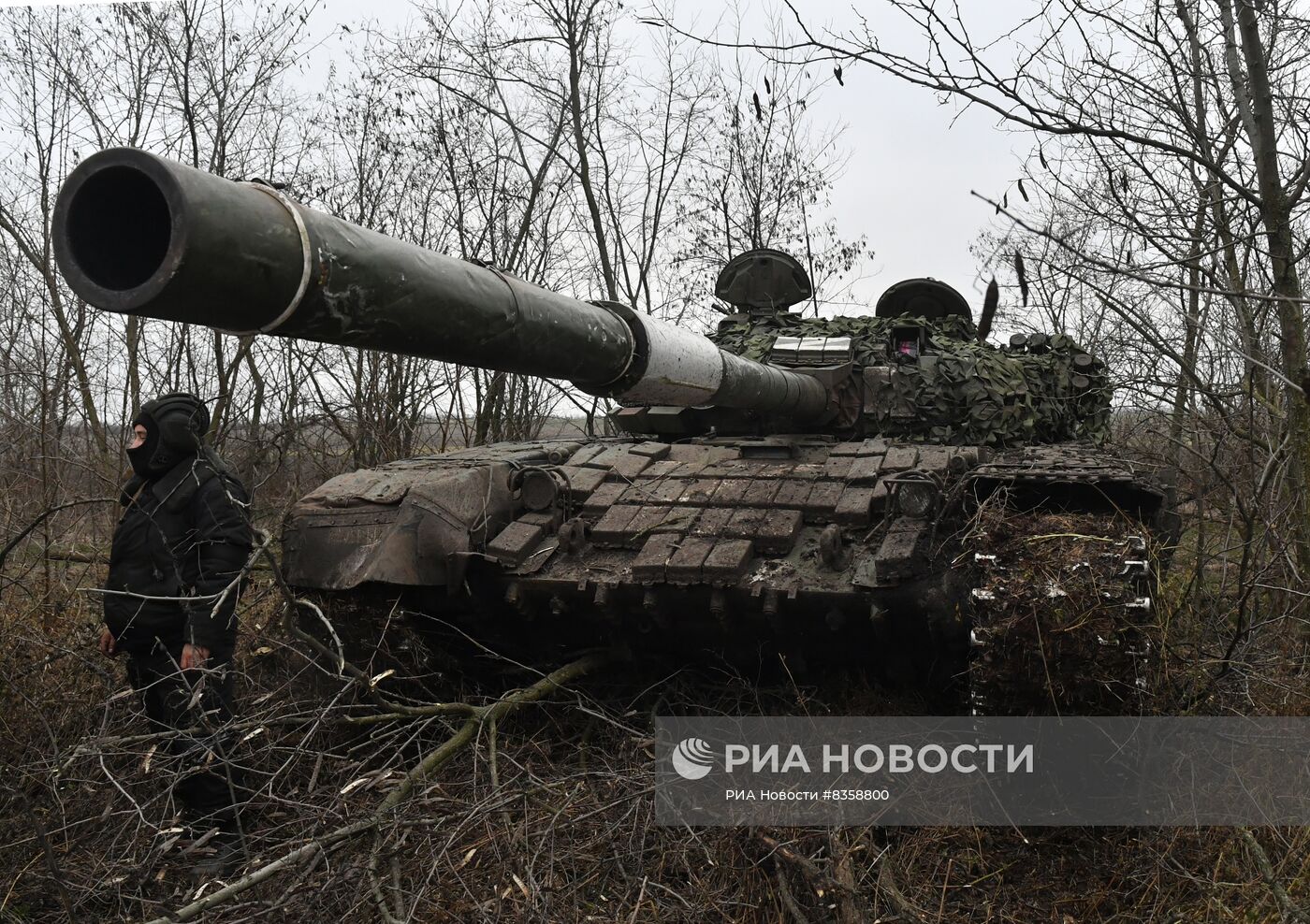 Работа танков Т-72Б в южном секторе специальной военной операции