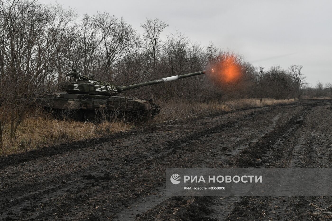 Работа танков Т-72Б в южном секторе специальной военной операции