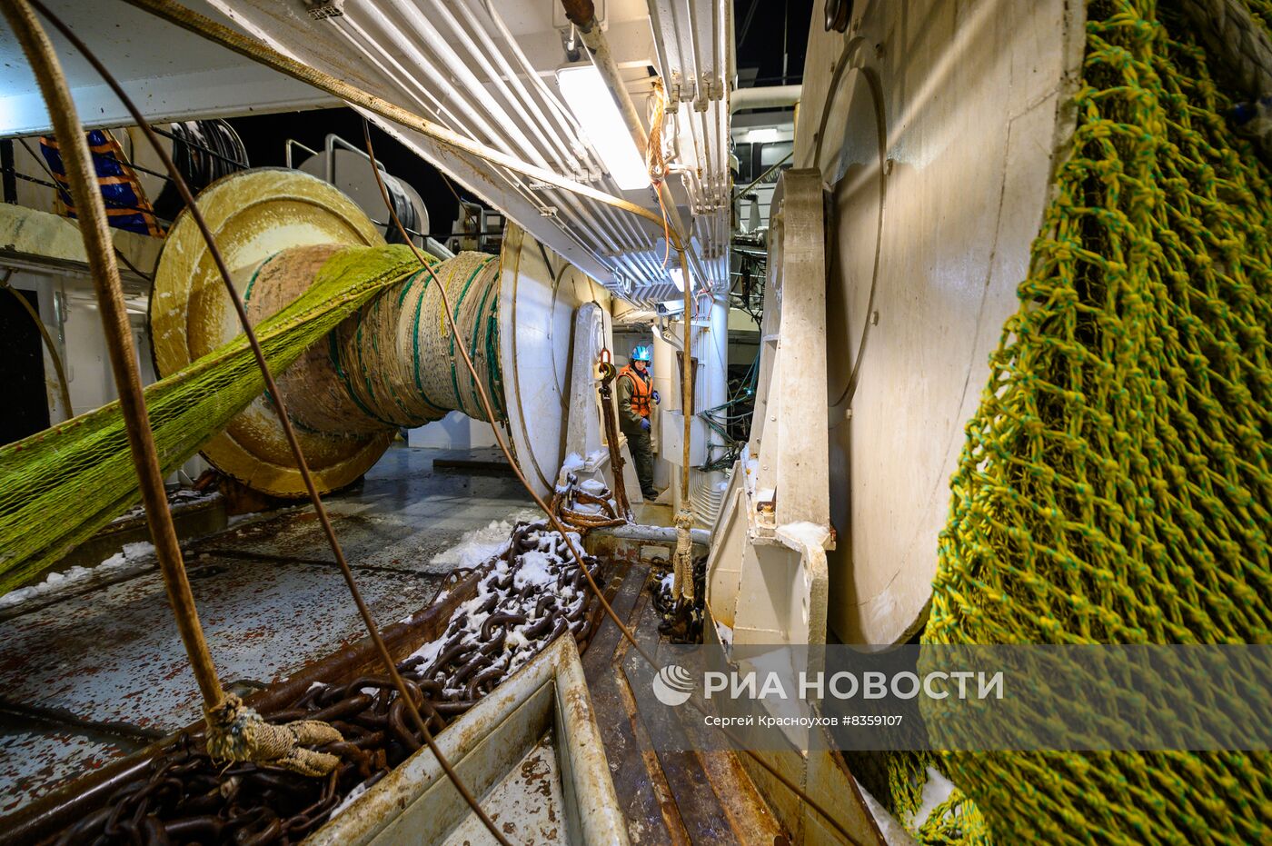 Добыча минтая на Курилах