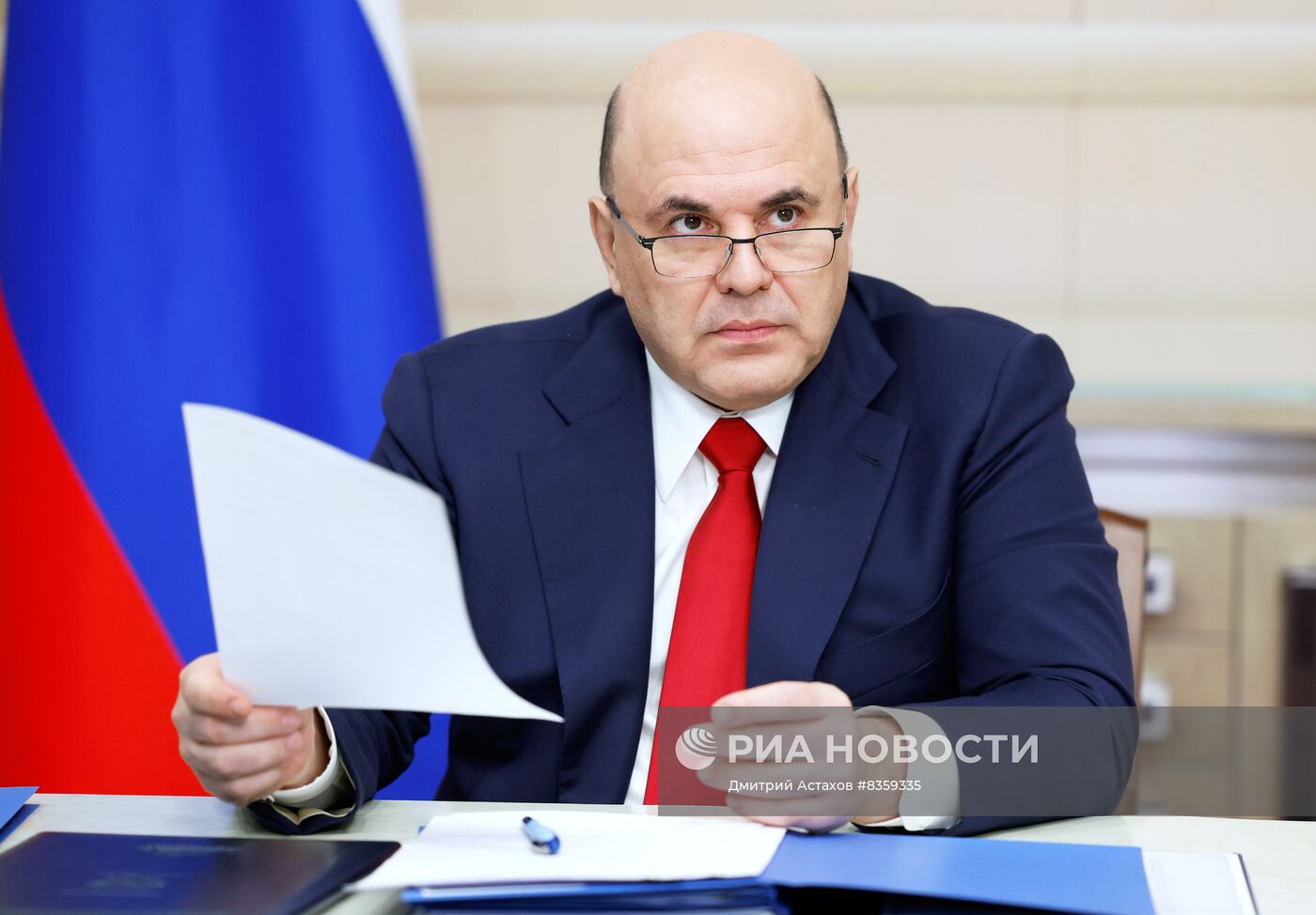 Президент РФ В. Путин провел совещание с членами правительства РФ