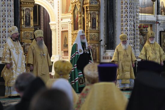 Божественная литургия в храме Христа Спасителя