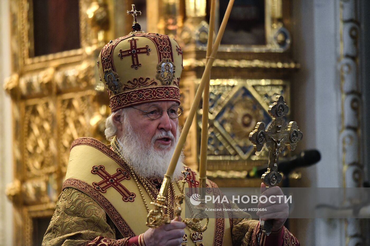 Божественная литургия в храме Христа Спасителя