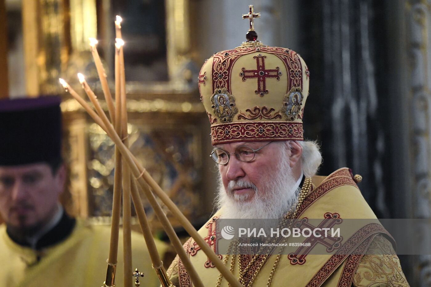 Божественная литургия в храме Христа Спасителя