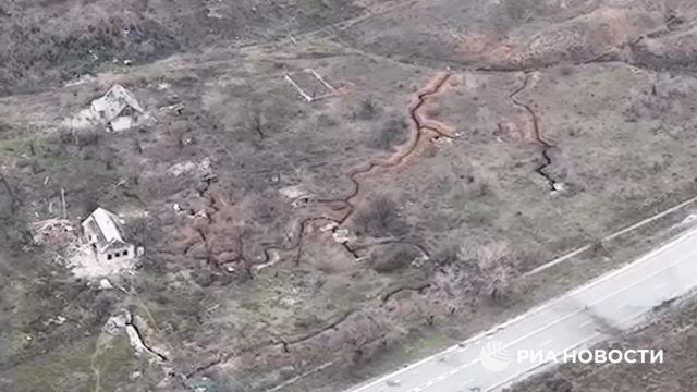 Первые кадры брошенных украинскими войсками позиций в освобожденном Каменском 