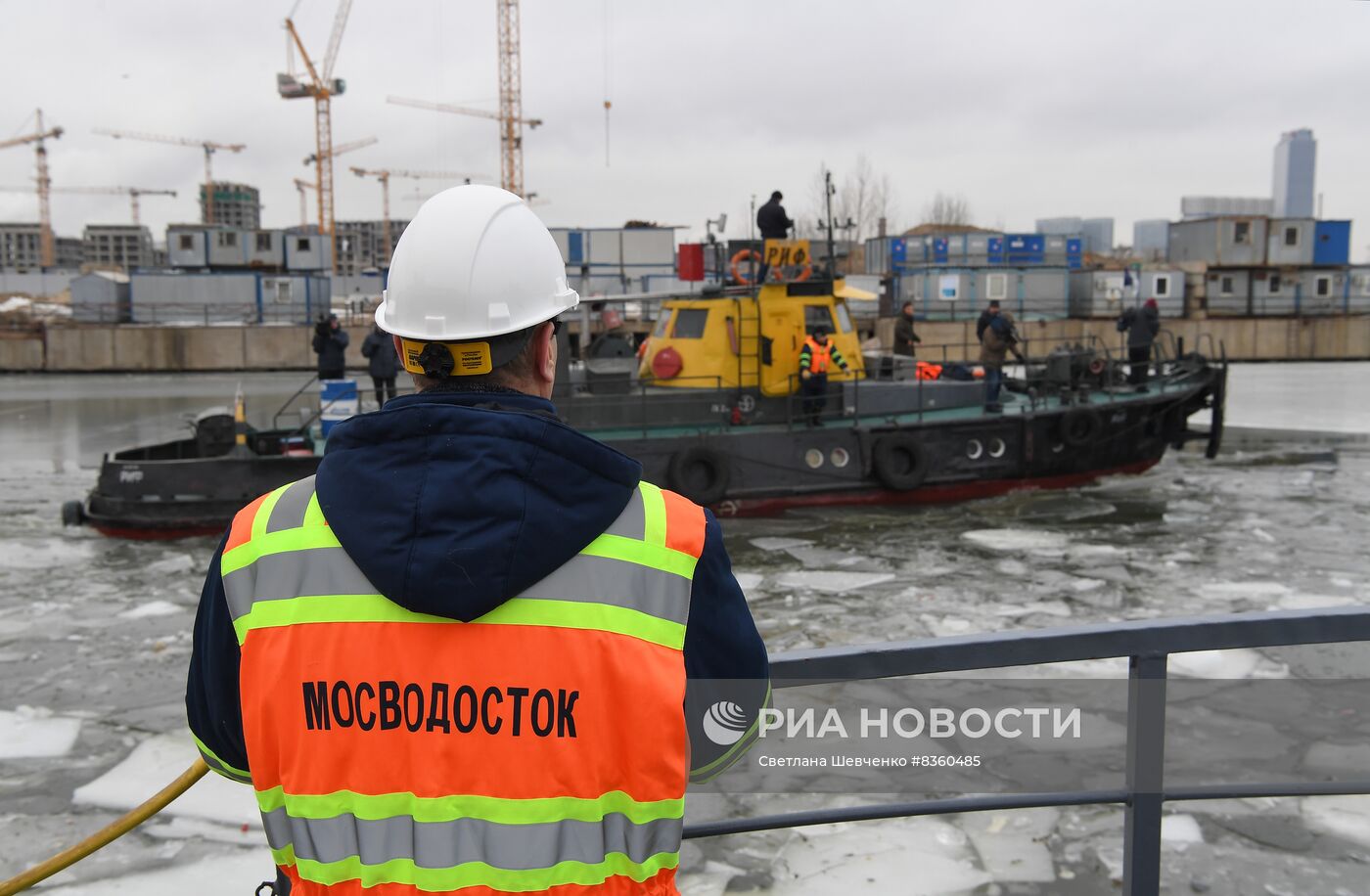 Работа флота и ледоколов Мосводостока в зимний сезон