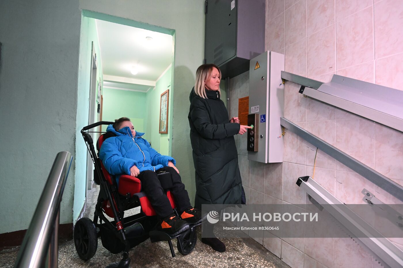 Подъемная платформа для людей с ограниченными возможностями здоровья в Москве