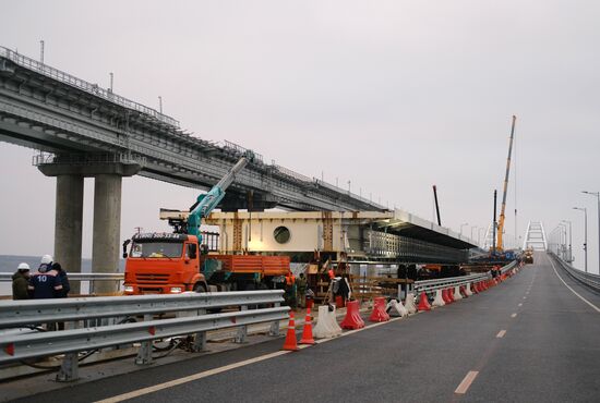 Завершена надвижка третьего пролета левой автодорожной части Крымского моста