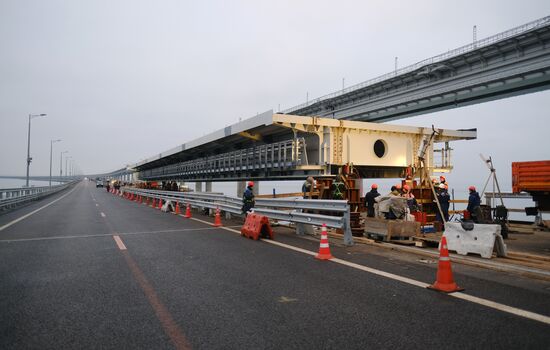 Завершена надвижка третьего пролета левой автодорожной части Крымского моста