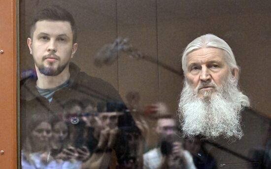 Оглашение приговора Н. Романову, обвиняемому в экстремизме 