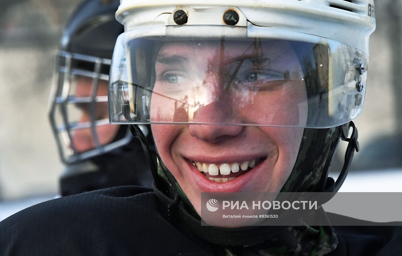 Турнир по дворовому хоккею во Владивостоке 